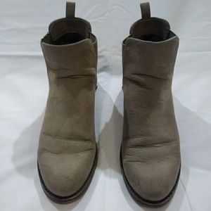 Kenneth Cole Reaction Booties Size 9 M